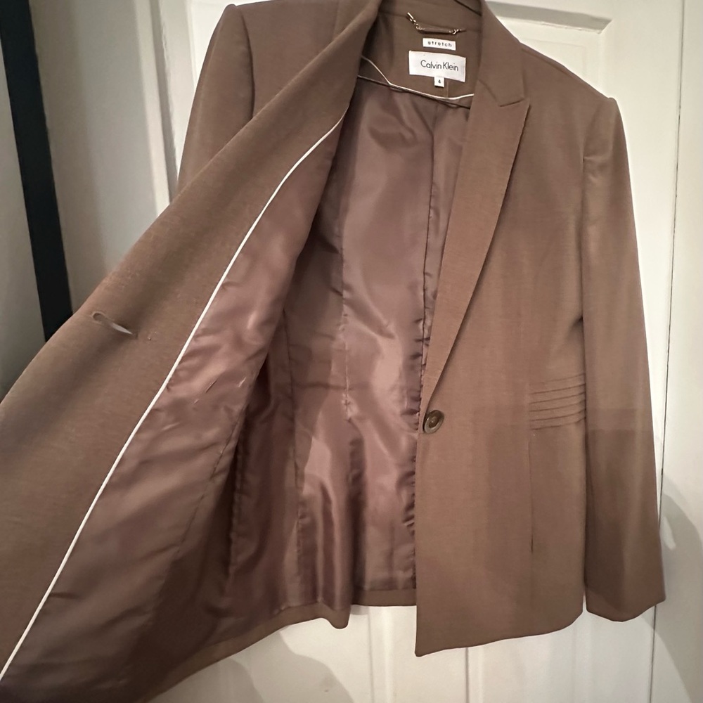 Calvin Klein Women’s Pant Suit - Picture 4 of 8
